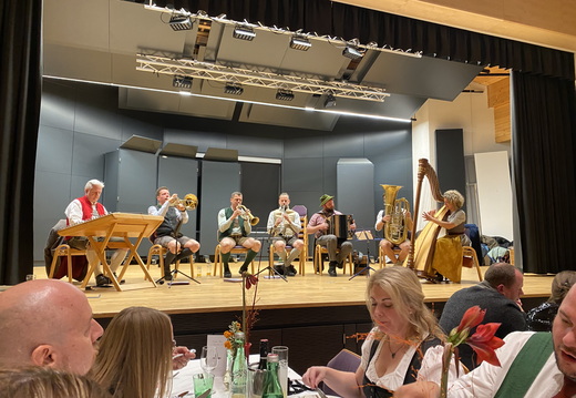 AC6FCB52-14DF-4A14-9059-2F27BF45675A